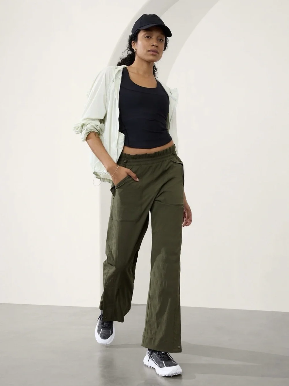 Athleta Trekkie High Rise Parachute Pant Olive Green Size 6